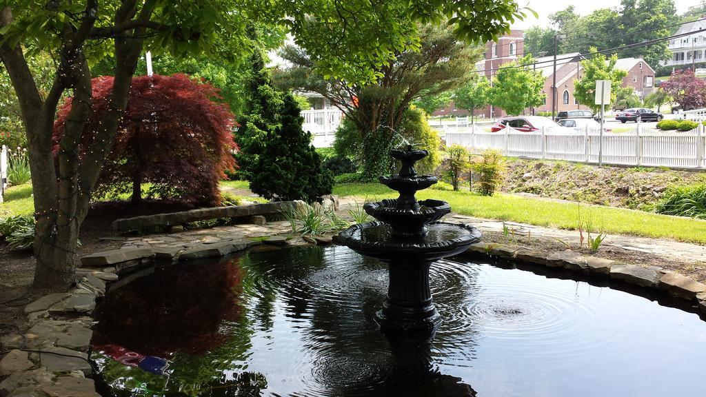 The Country Inn Of Berkeley Springs Ngoại thất bức ảnh